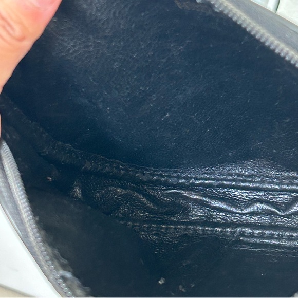 Fendi Vintage Black Leather Crossbody Bag - Picture 13 of 16